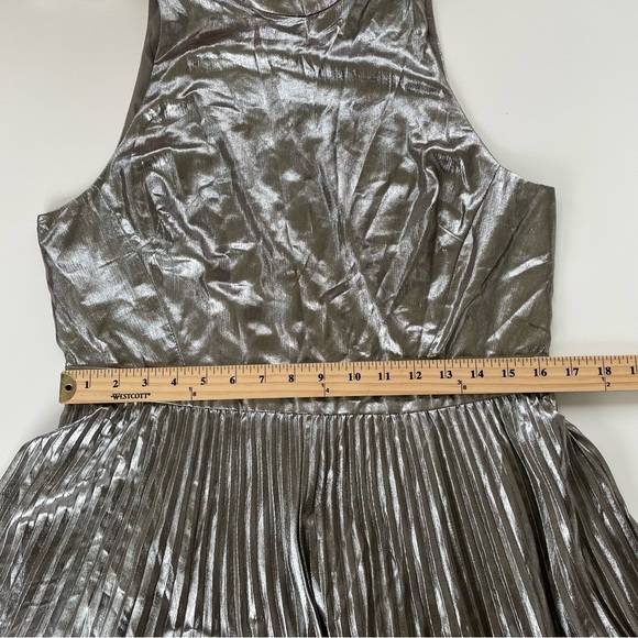 Ann Taylor Silver Bronze Sleeveless Pleated Accordion Chiffon Dress Size 12P NWT - Picture 10 of 10